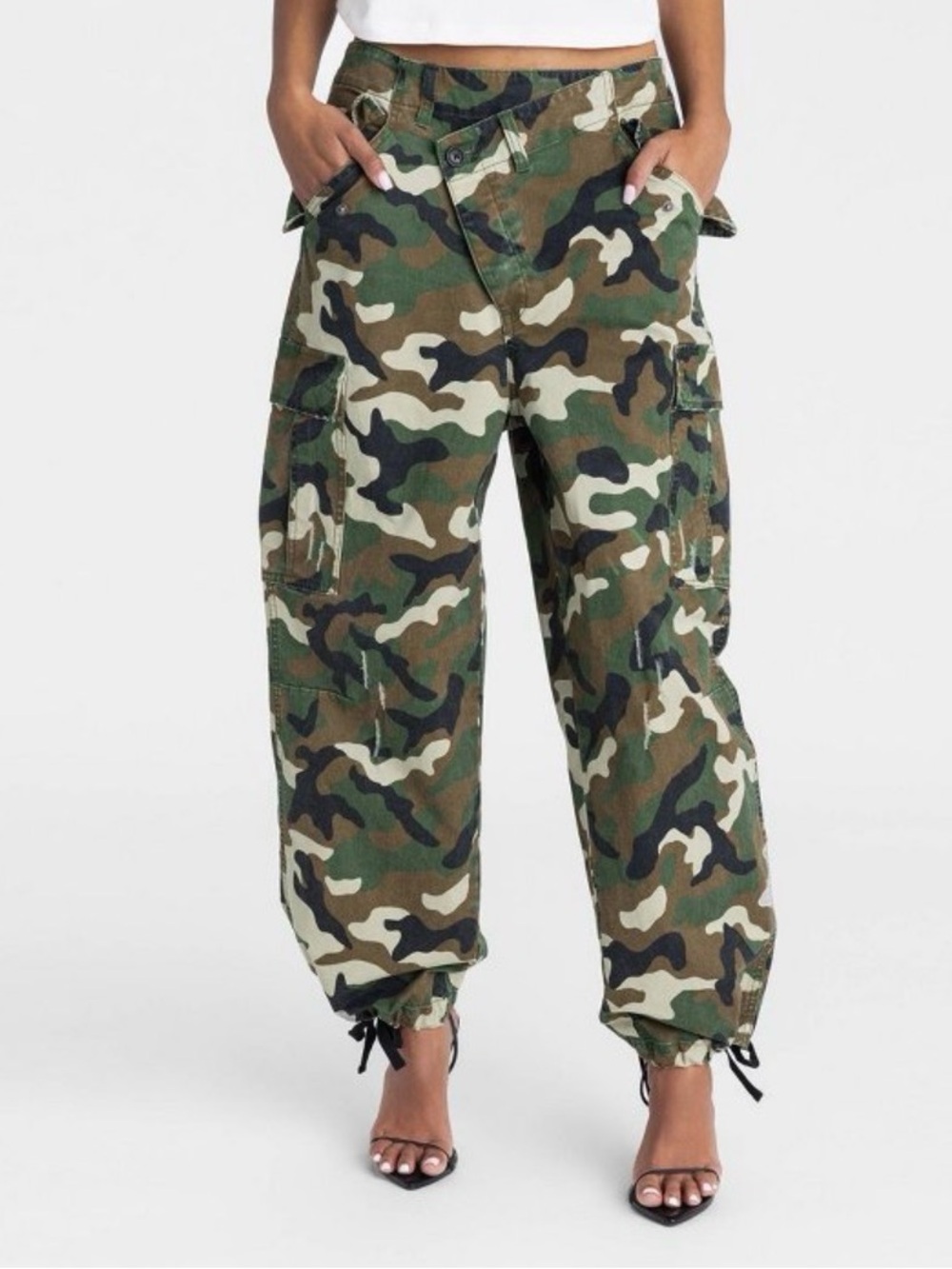 Camo Cargo capri Pants  Green Camouflage by  KBB by Kahlana size medium